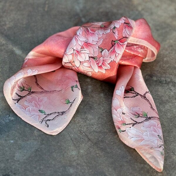 Leas Verden Skjerf Magnolia Leas Verden- Silkeskjerf 53 x 53 cm kunstkolonialen