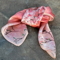 Leas Verden Skjerf Magnolia Leas Verden- Silkeskjerf 53 x 53 cm kunstkolonialen