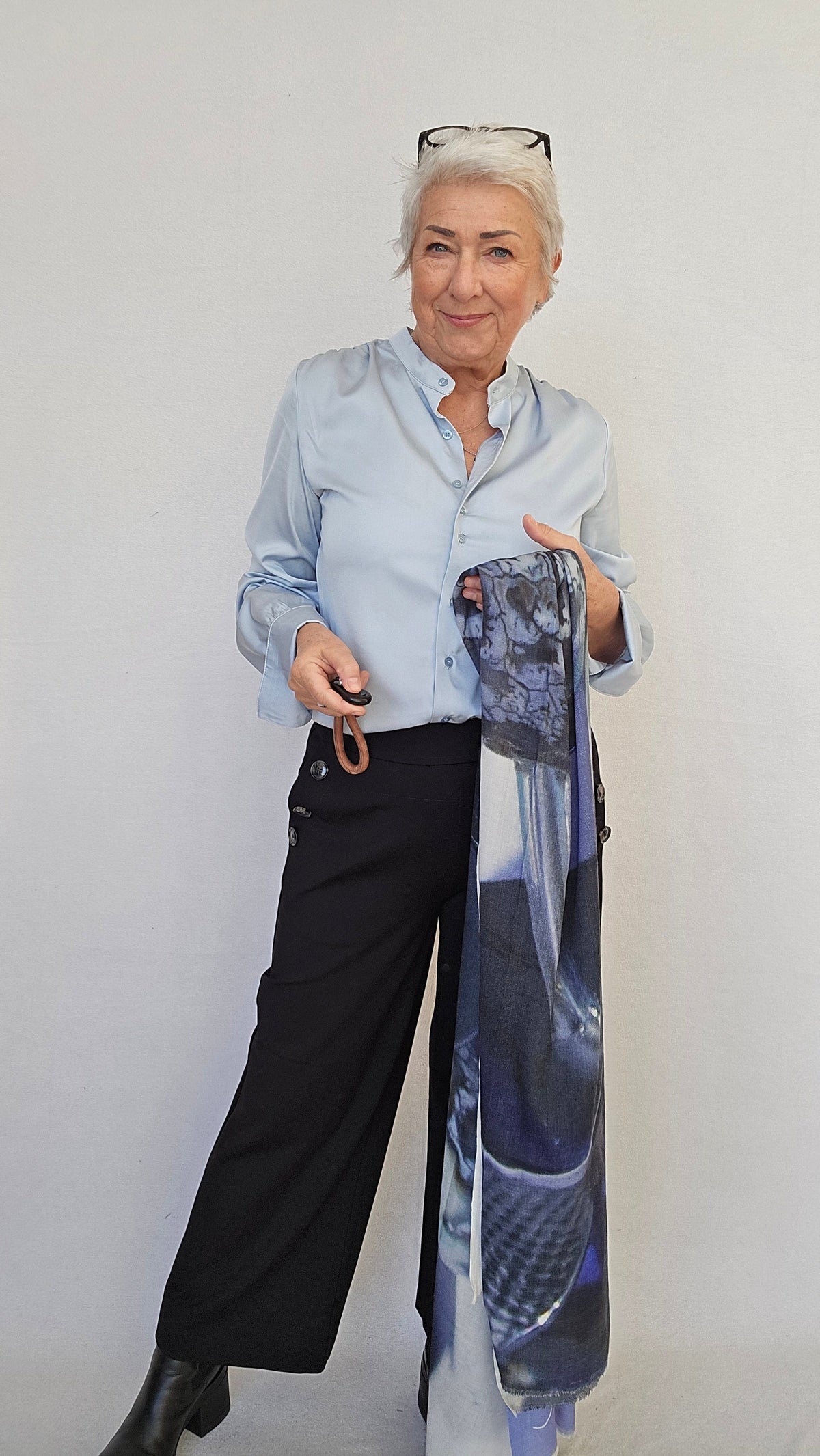 Lundgaard Bluse Lundgaard- Penbluse med sløyfe og stretch kunstkolonialen