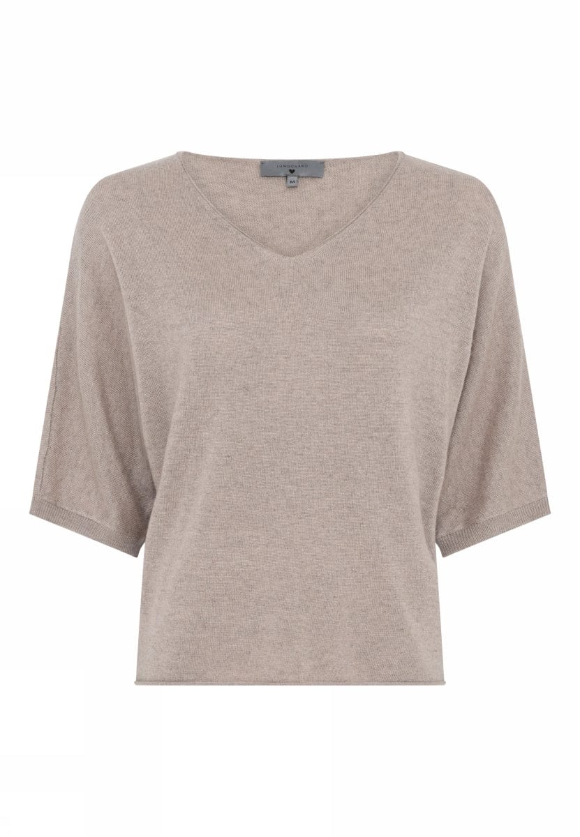 Lundgaard Genser S / Dark sand Lundgaard- Topp med V-hals kunstkolonialen