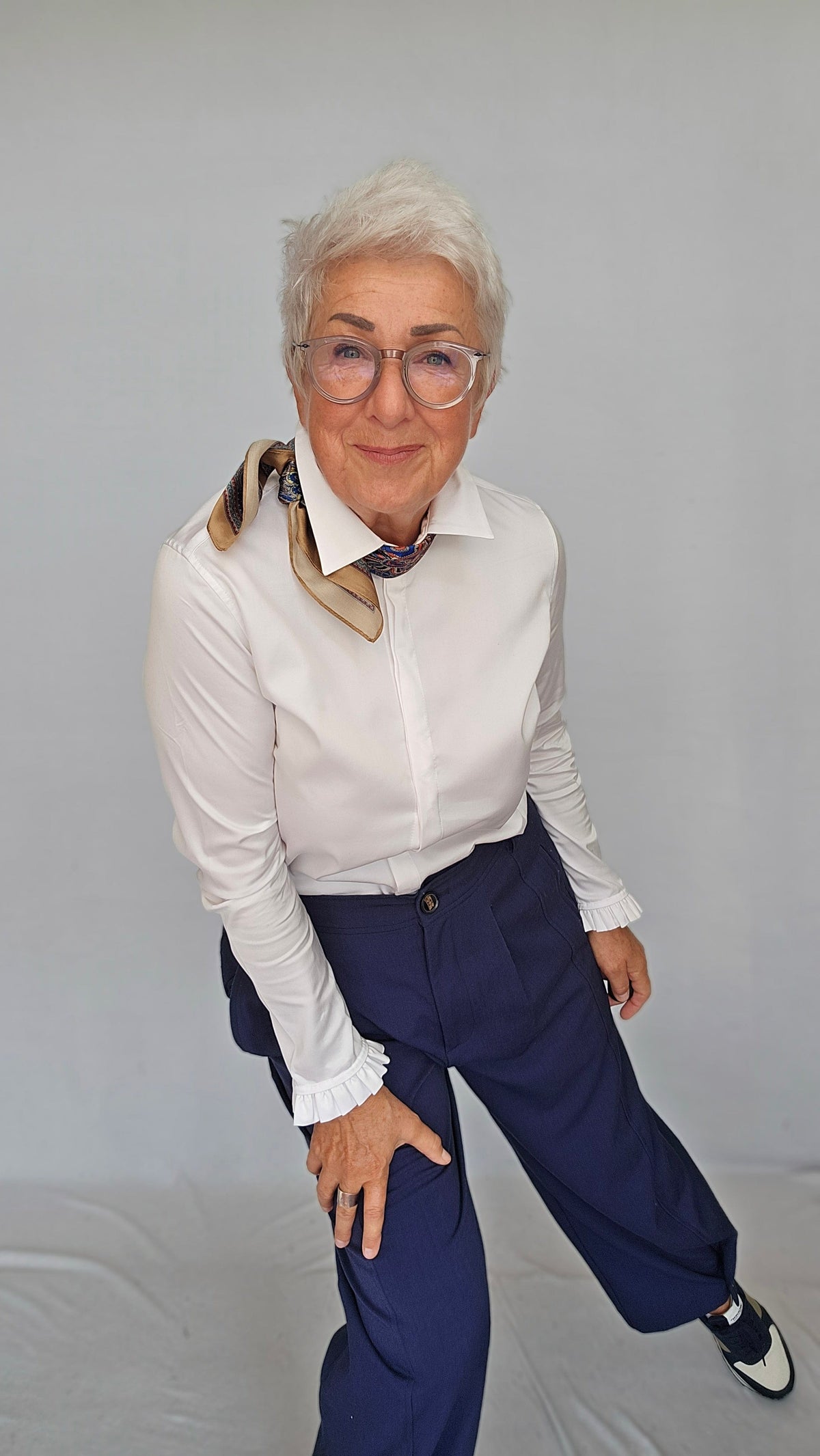 Lundgaard skjorte Lundgaard- Pen bluse med god stretch,og rysjer på mansjetten kunstkolonialen