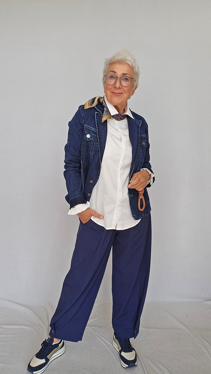 Lundgaard skjorte Lundgaard- Pen bluse med god stretch,og rysjer på mansjetten kunstkolonialen