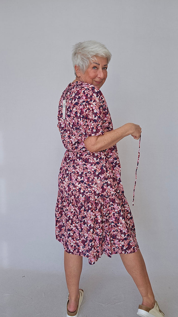 Masai Blomsterkjole MASAI- Norenthis blomsterkjole kunstkolonialen