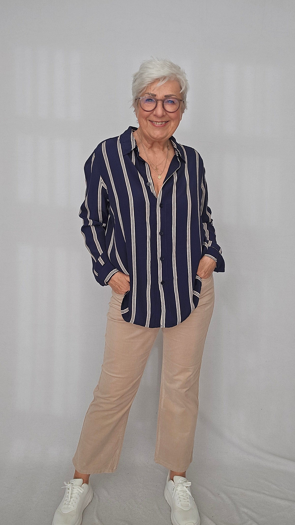 Masai Bluse S / Navy Blazer MASAI- Irvela bluse m/striper kunstkolonialen