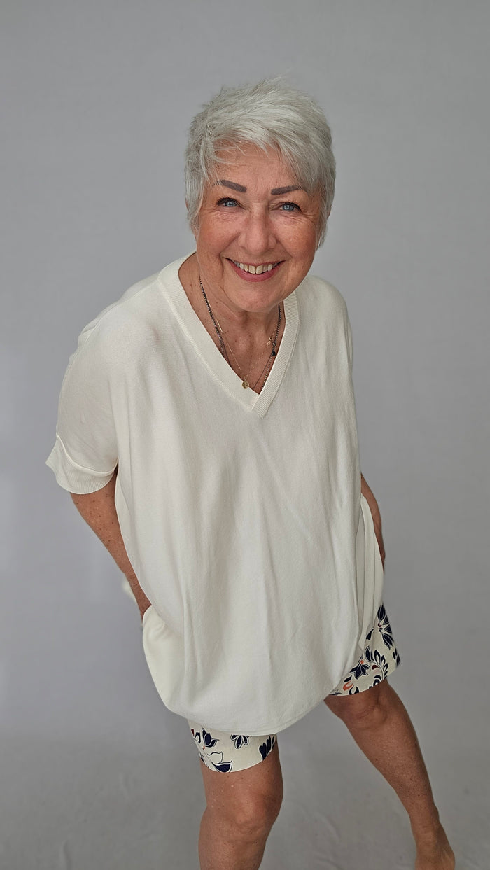 Masai Genser MASAI- Frythra genser med V-hals kunstkolonialen