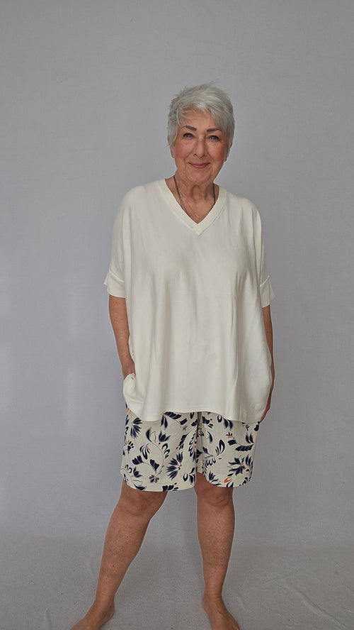 Masai Genser MASAI- Frythra genser med V-hals kunstkolonialen