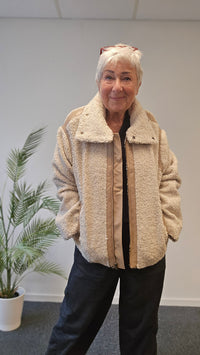 Masai Jakke MASAI- Taguhi teddyjakke kunstkolonialen
