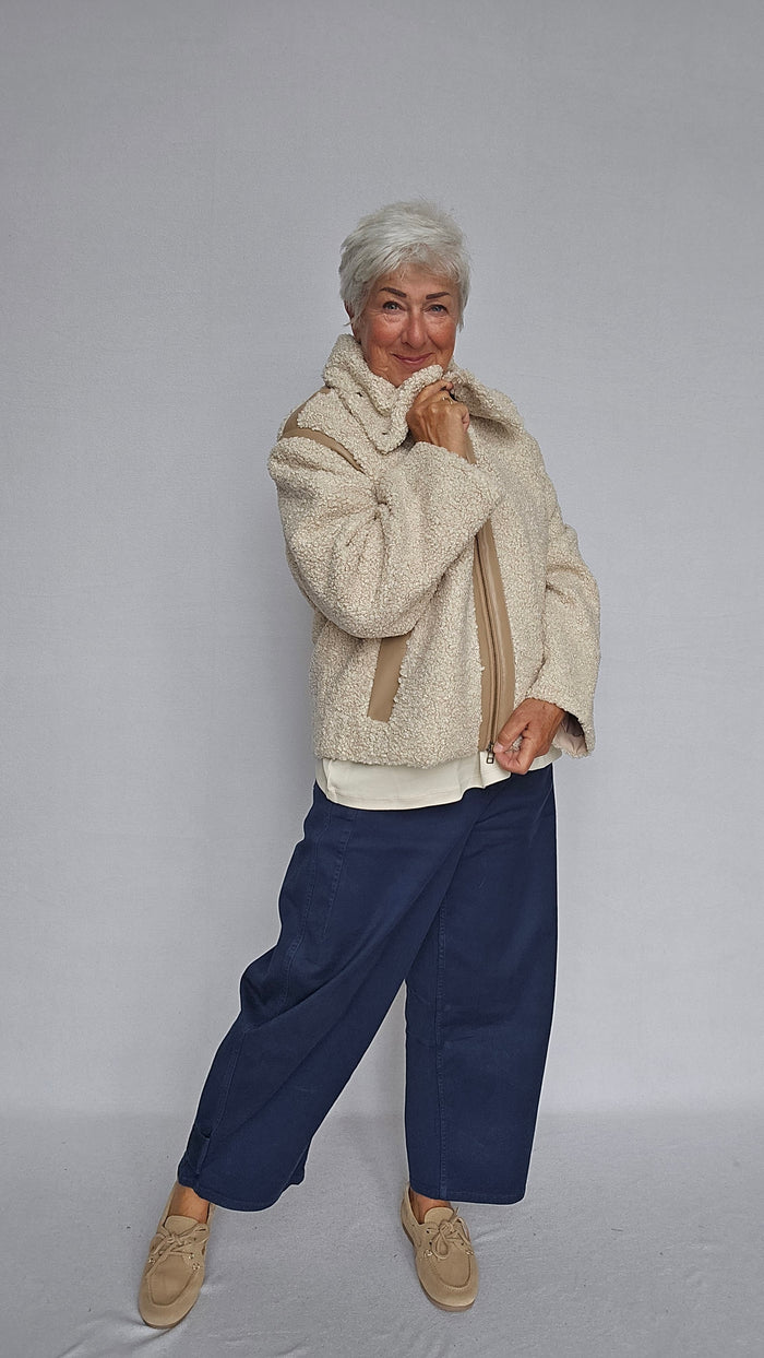 Masai Jakke White pepper / XS MASAI- Taguhi teddyjakke kunstkolonialen