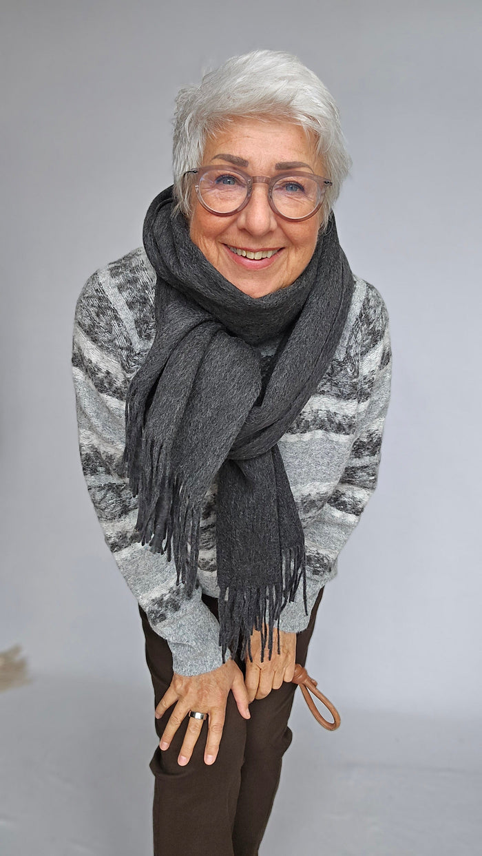 Masai Skjerf Grå Masai- Anna skjerf i 100% ull kunstkolonialen