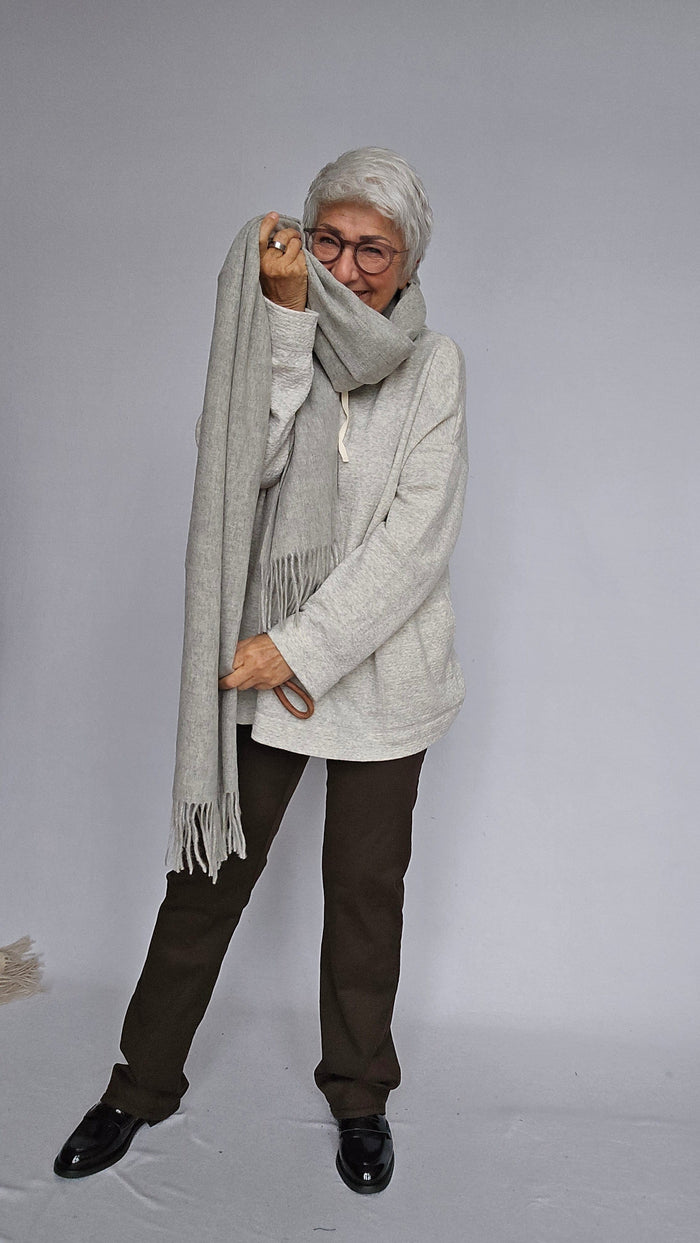 Masai Skjerf Grey Melange Masai- Anna skjerf i 100% ull kunstkolonialen