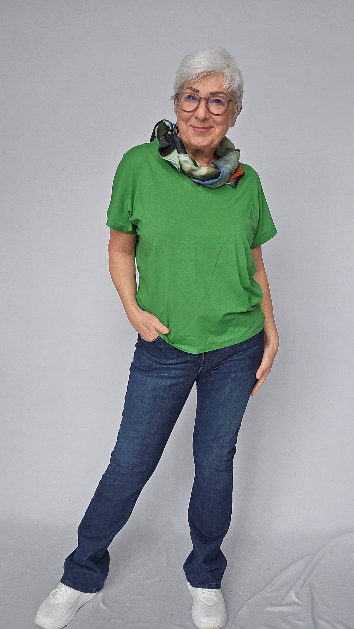 Masai T-Shirt MASAI- Badu T-skjorte med V-hals kunstkolonialen