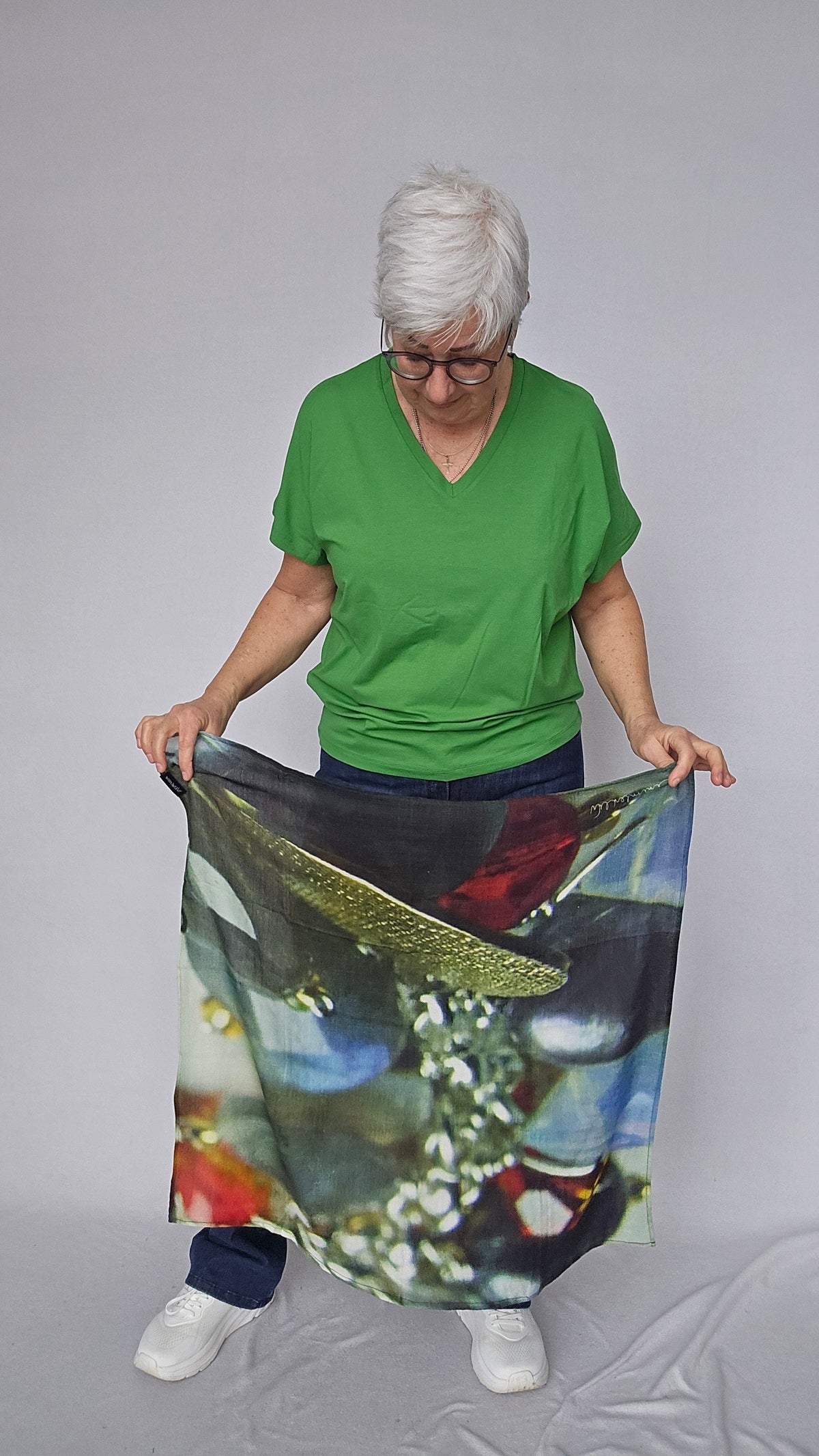 Masai T-Shirt MASAI- Badu T-skjorte med V-hals kunstkolonialen