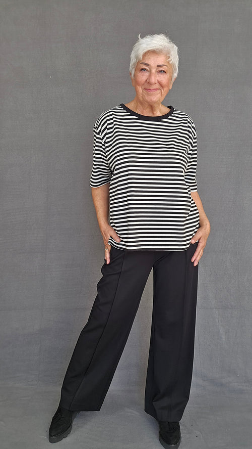 Masai Topp Sort/ hvit stripe / S MASAI- Doreann T-shirt kunstkolonialen