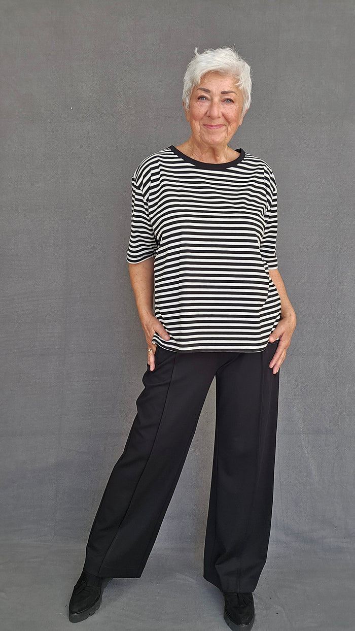 Masai Topp Sort/ hvit stripe / S MASAI- Doreann T-shirt kunstkolonialen