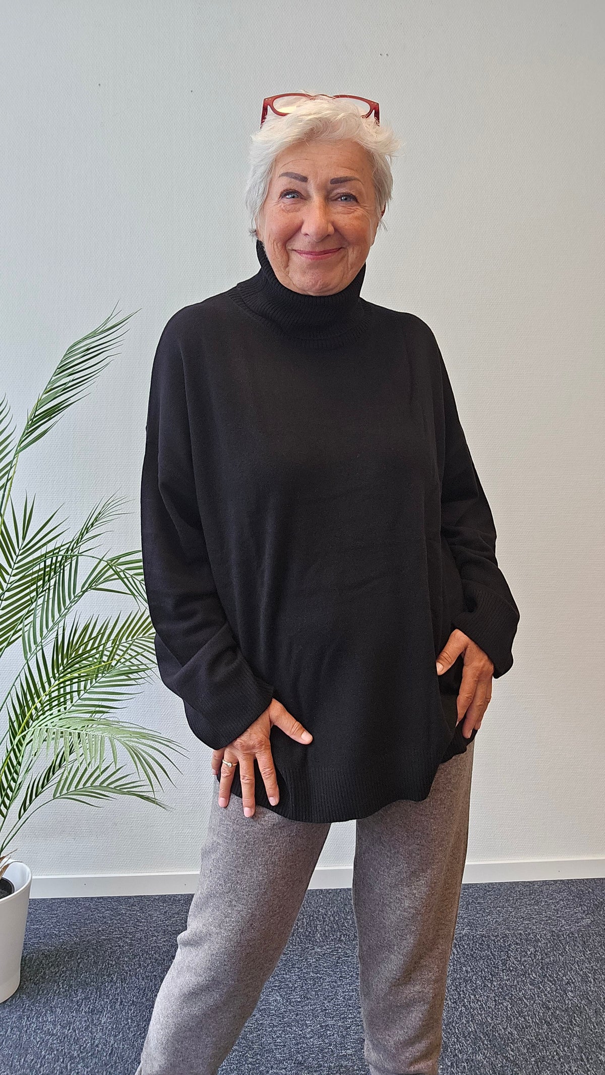 Seamless Basic Genser Black / S Seamless Basic- Cashmere Roll Neck Jumper kunstkolonialen