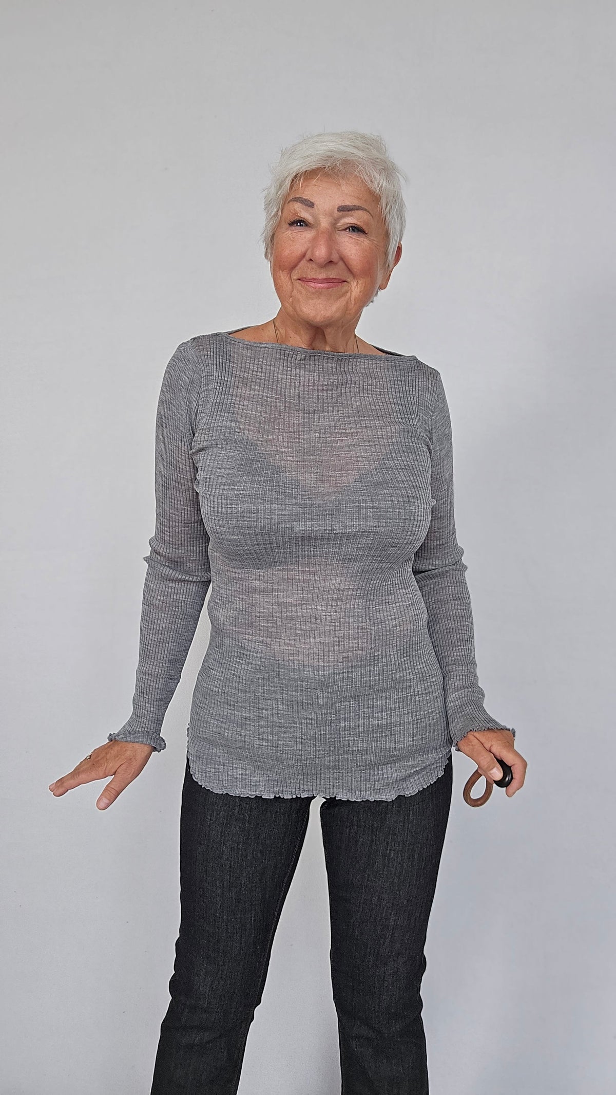 Seamless Basic Genser Grey Melange Seamless Basic- Elegante tynn ullgenser m/båthals kunstkolonialen