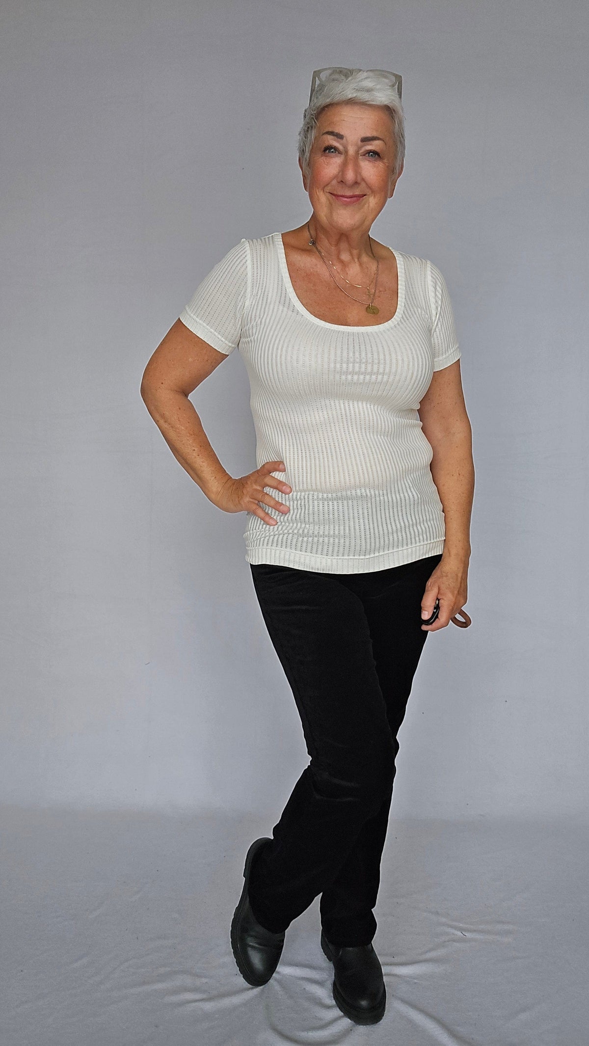 Seamless Basic T-Shirt Off White Seamless Basic- Adora Silk T-shirt kunstkolonialen