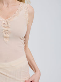 Seamless Basic Tank top Rosie beige / S/M Seamless Basic- Tank top m/blonde V-hals kunstkolonialen