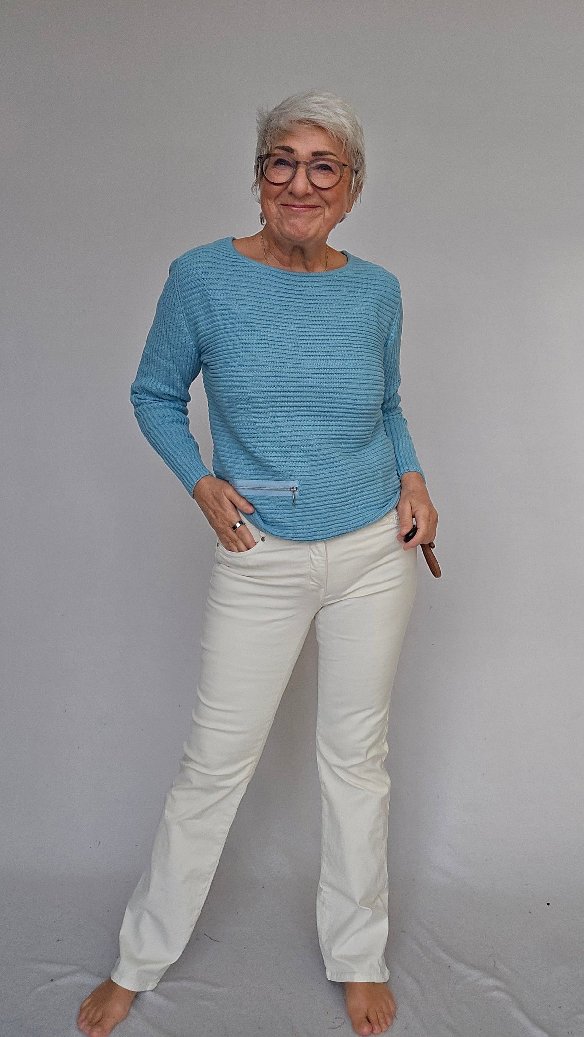 Skovhuus Genser S / Air blue Skovhuus- 5353 Irene bomullsgenser med glidelåspynt kunstkolonialen