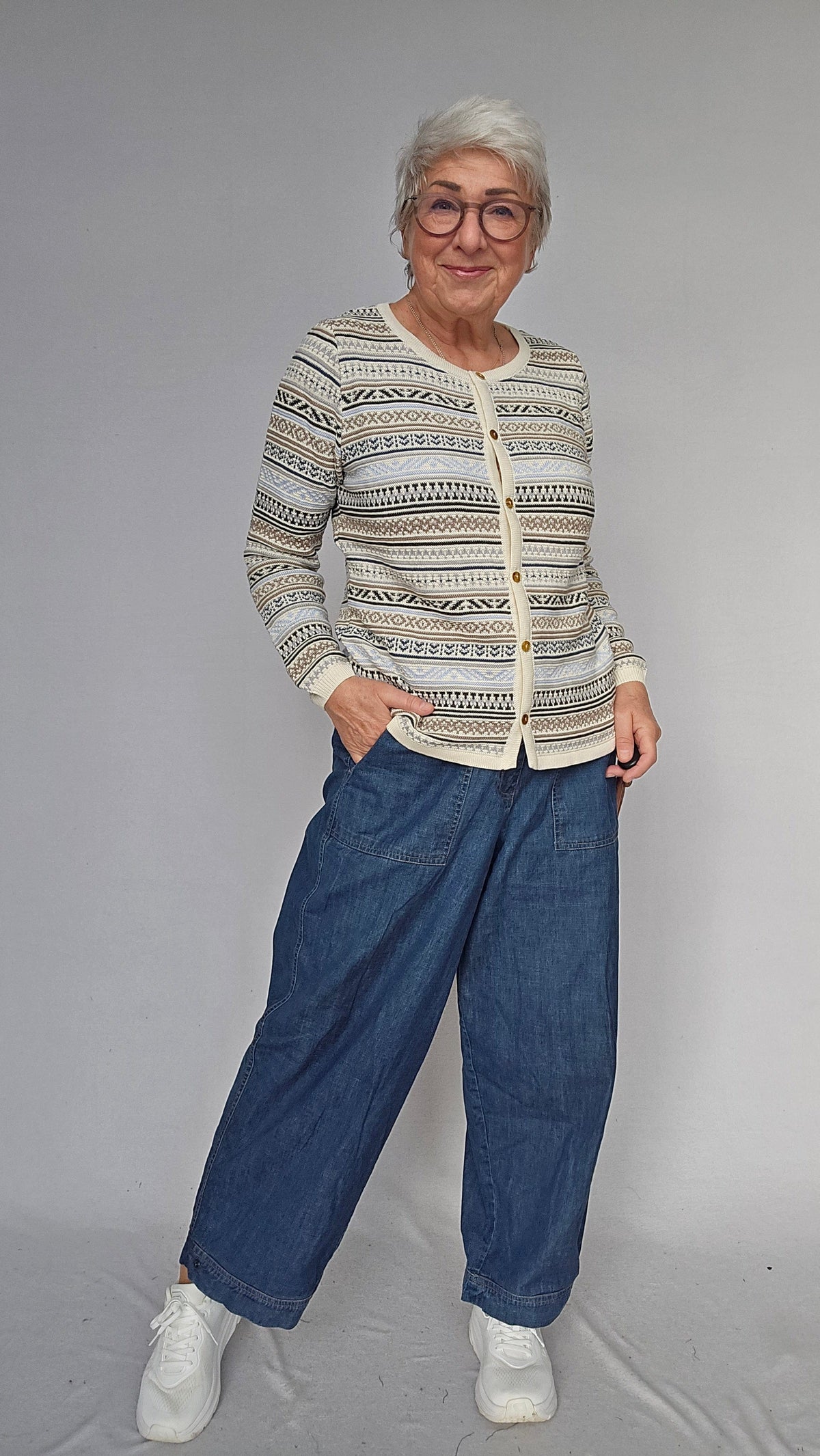 Skovhuus Genser S / Cream Skovhuus- 4228 Cardigan m/strikkemønster kunstkolonialen