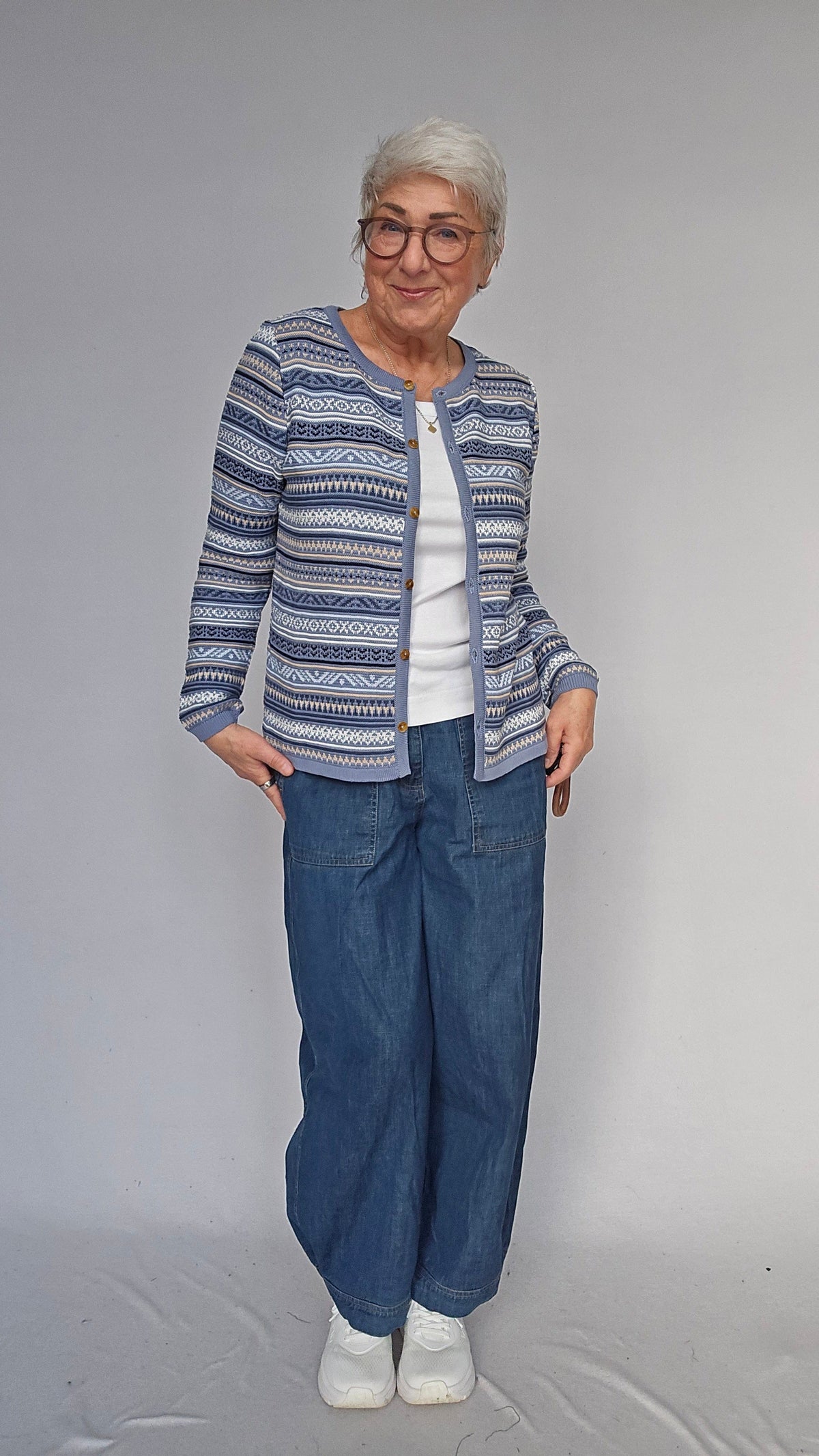 Skovhuus Genser S / Peal blue Skovhuus- 4228 Cardigan m/strikkemønster kunstkolonialen