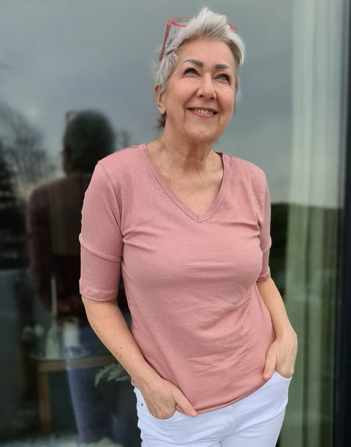 Tif Tiffy Klær Tif Tiffy- Lin T-Shirt med v-hals kunstkolonialen