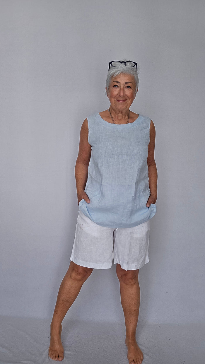 Tif Tiffy Linshorts XS / White Tif Tiffy- Halli shorts i lin kunstkolonialen