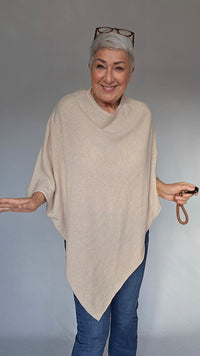 Tif Tiffy Poncho Papyros NY FARGE! Tif Tiffy- Pulse Poncho kunstkolonialen