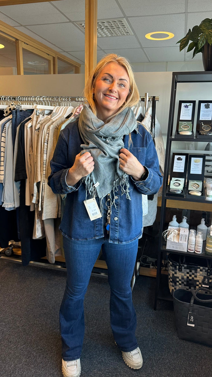 Tif Tiffy Skjerf Steel grey Tif Tiffy- Basic Wool Scarf i mange lekre farger ❤️ kunstkolonialen