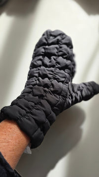 Tif Tiffy Votter M / Black Tif Tiffy- Quilted Mittens kunstkolonialen