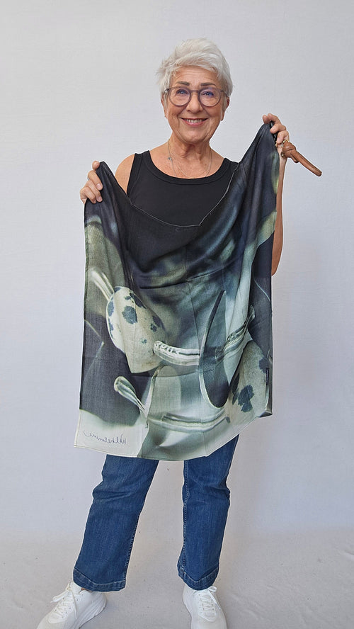 Wilhelmine Skjerf Lille venn Wilhelmine- Lite Wilhelmineskjerf i ull/silke 70 x 70 kunstkolonialen