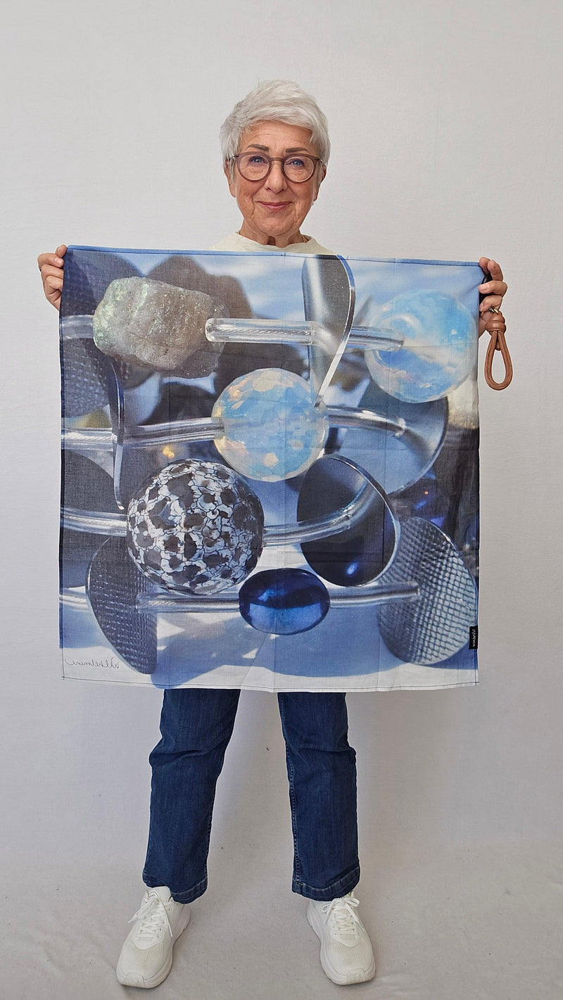 Wilhelmine Skjerf Lille Wilma Wilhelmine- Lite Wilhelmineskjerf i bomull 70 x 70 kunstkolonialen