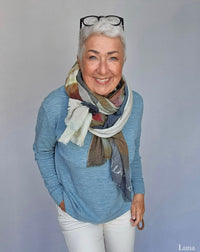 Wilhelmine Skjerf Luna Wilhelmine- Wilhelmineskjerf i ull/silke kunstkolonialen