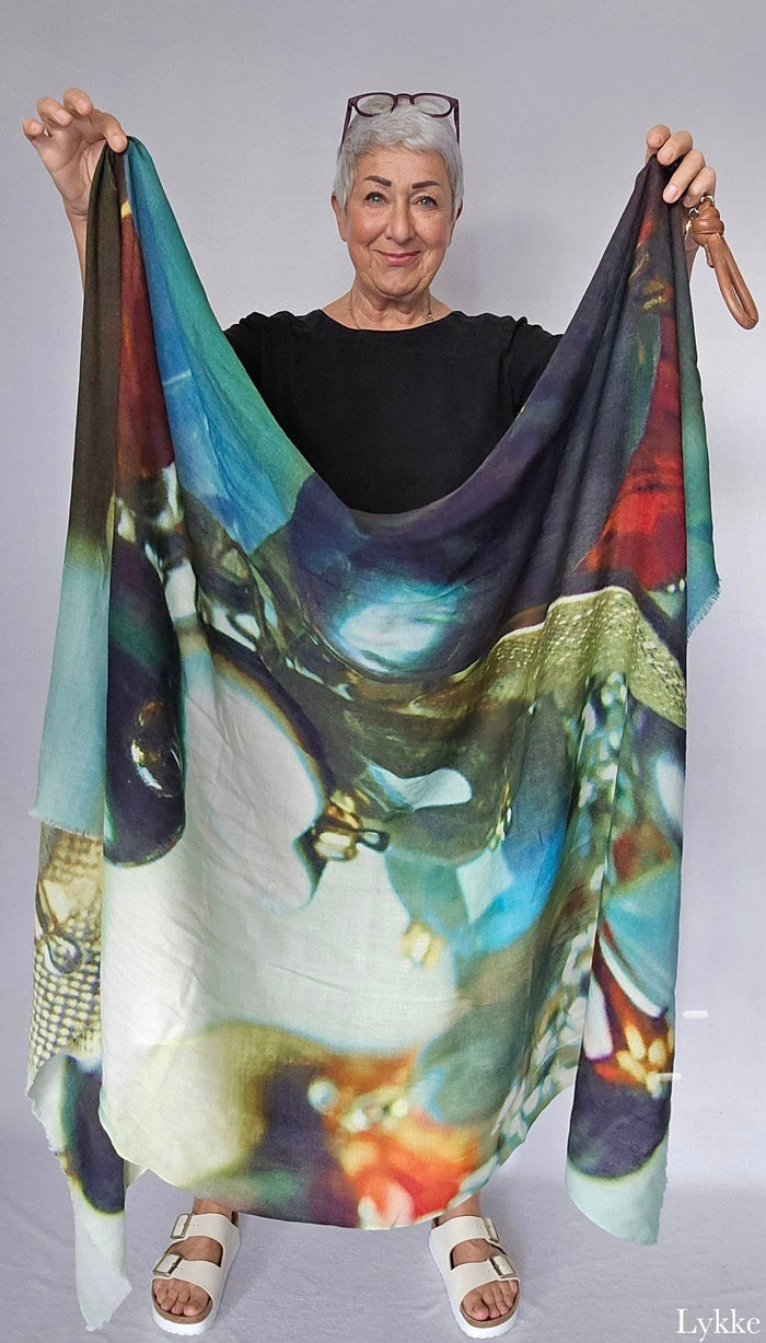 Wilhelmine Skjerf Lykke Wilhelmine- Wilhelmineskjerf i ull/silke kunstkolonialen