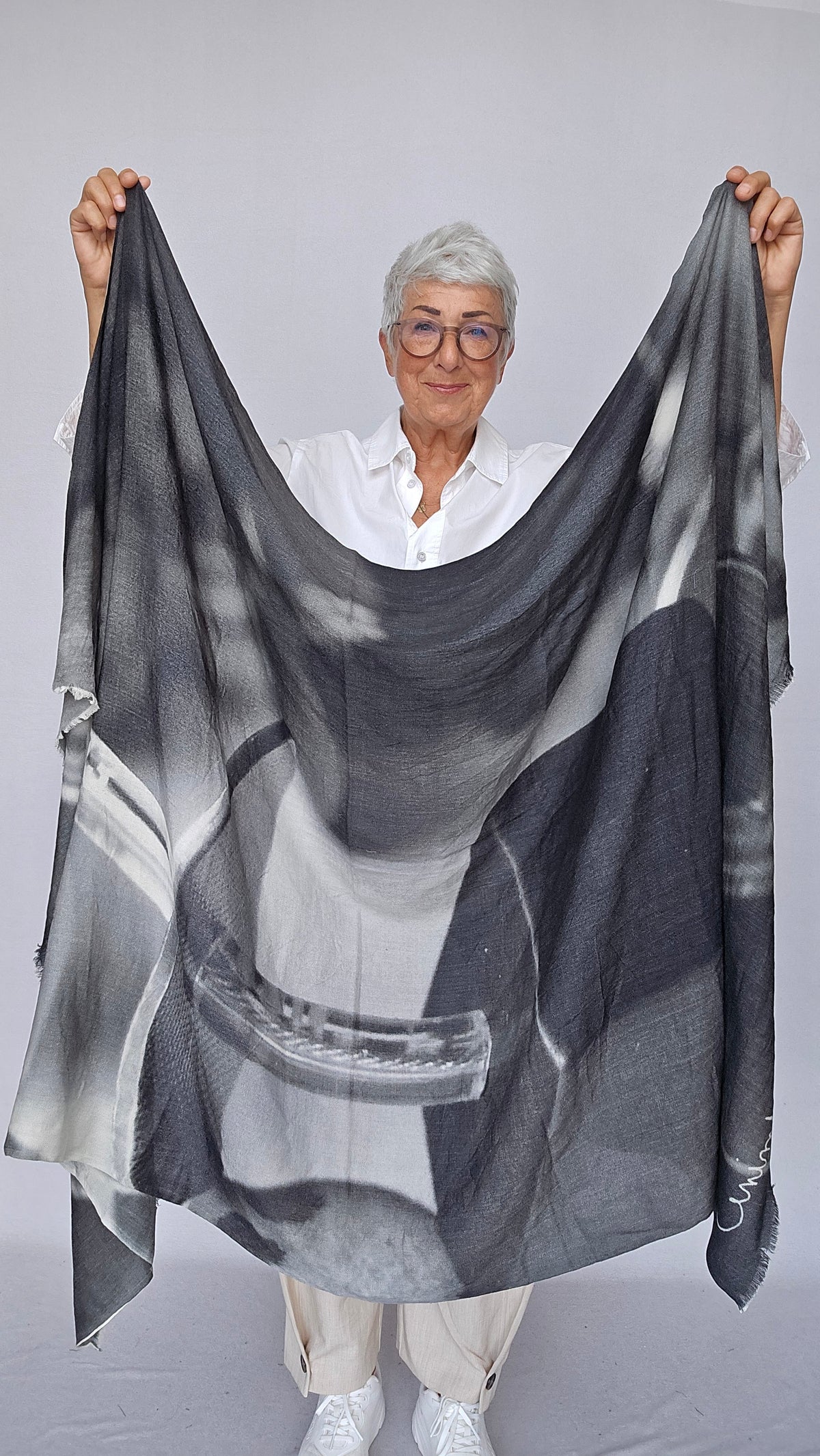 Wilhelmine Skjerf Masai Wilhelmine- Wilhelmineskjerf i ull/silke kunstkolonialen
