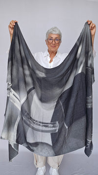 Wilhelmine Skjerf Masai Wilhelmine- Wilhelmineskjerf i ull/silke kunstkolonialen