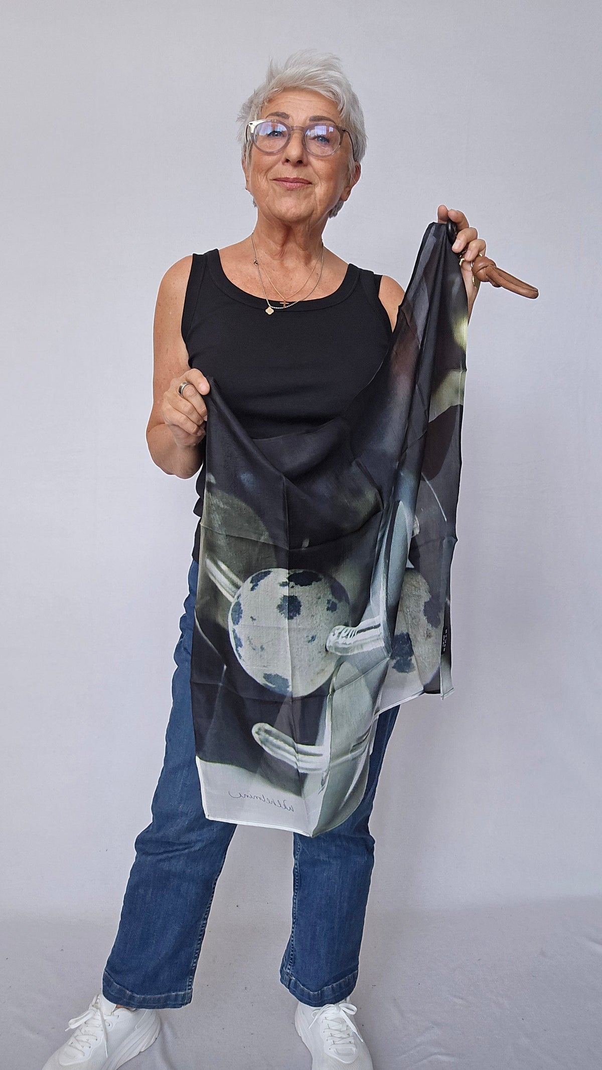 Wilhelmine Skjerf Wilhelmine- Lite Wilhelmineskjerf i silke 70 x 70 kunstkolonialen