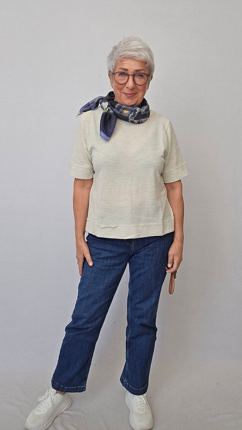 Wilhelmine Skjerf Wilhelmine- Lite Wilhelmineskjerf i silke 70 x 70 kunstkolonialen