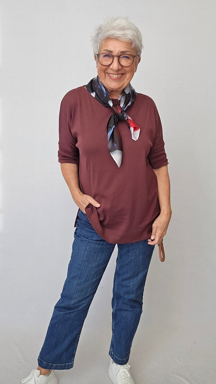 Wilhelmine Skjerf Wilhelmine- Lite Wilhelmineskjerf i silke 70 x 70 kunstkolonialen