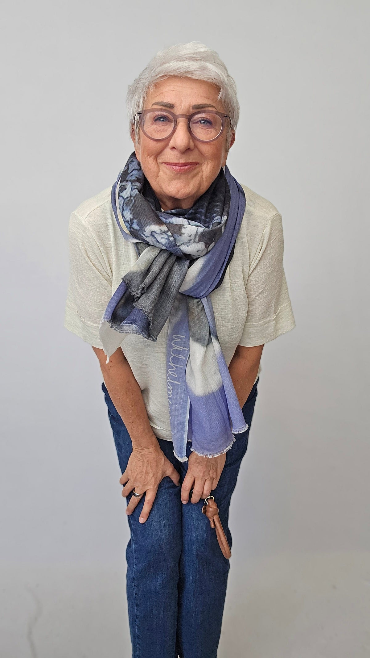 Wilhelmine Skjerf Wilhelmine- Wilhelmineskjerf i ull/silke kunstkolonialen