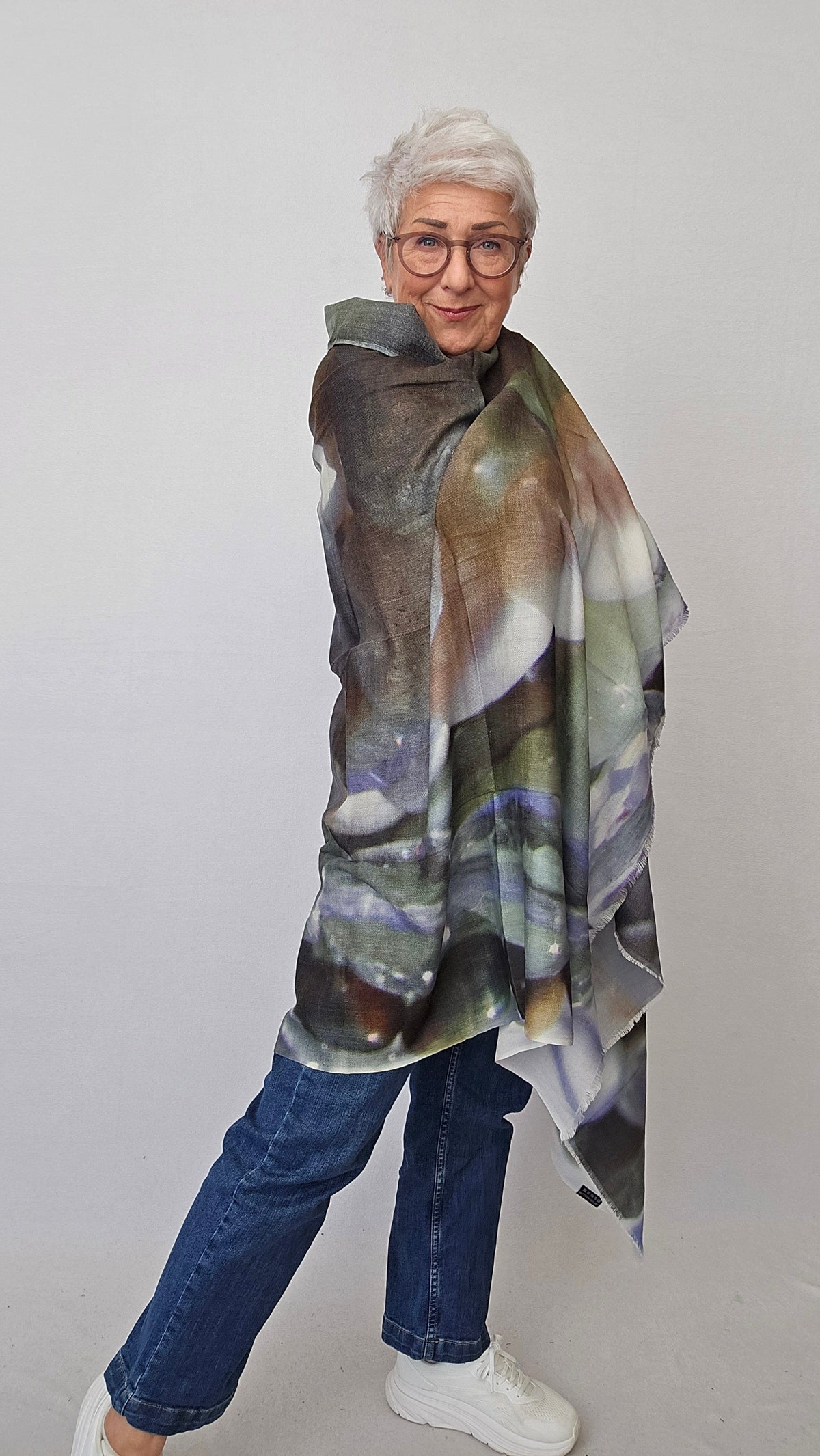 Wilhelmine Skjerf Wilhelmine- Wilhelmineskjerf i ull/silke kunstkolonialen