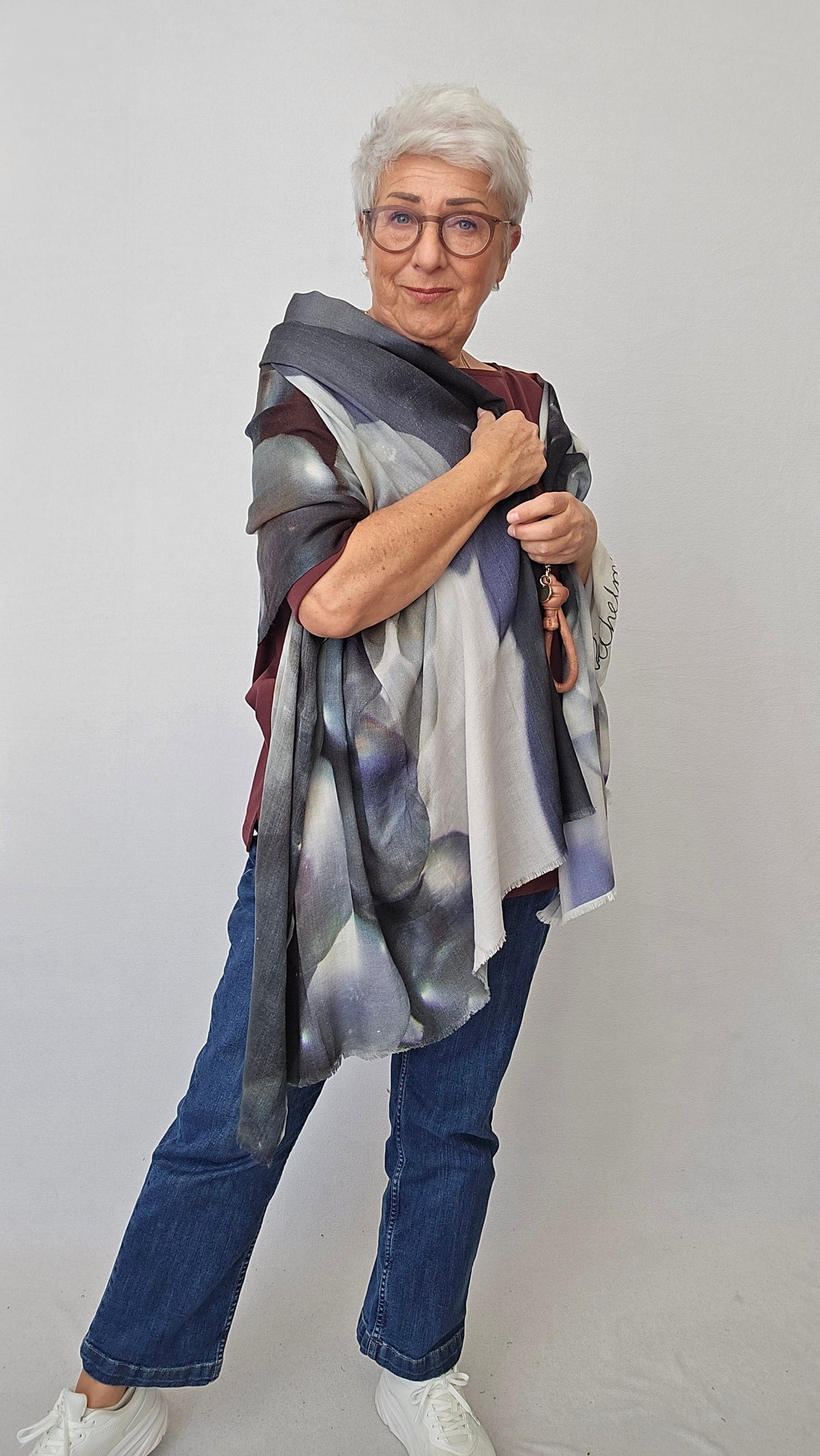 Wilhelmine Skjerf Wilhelmine- Wilhelmineskjerf i ull/silke kunstkolonialen