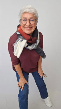 Wilhelmine Skjerf Wilhelmine- Wilhelmineskjerf i ull/silke kunstkolonialen