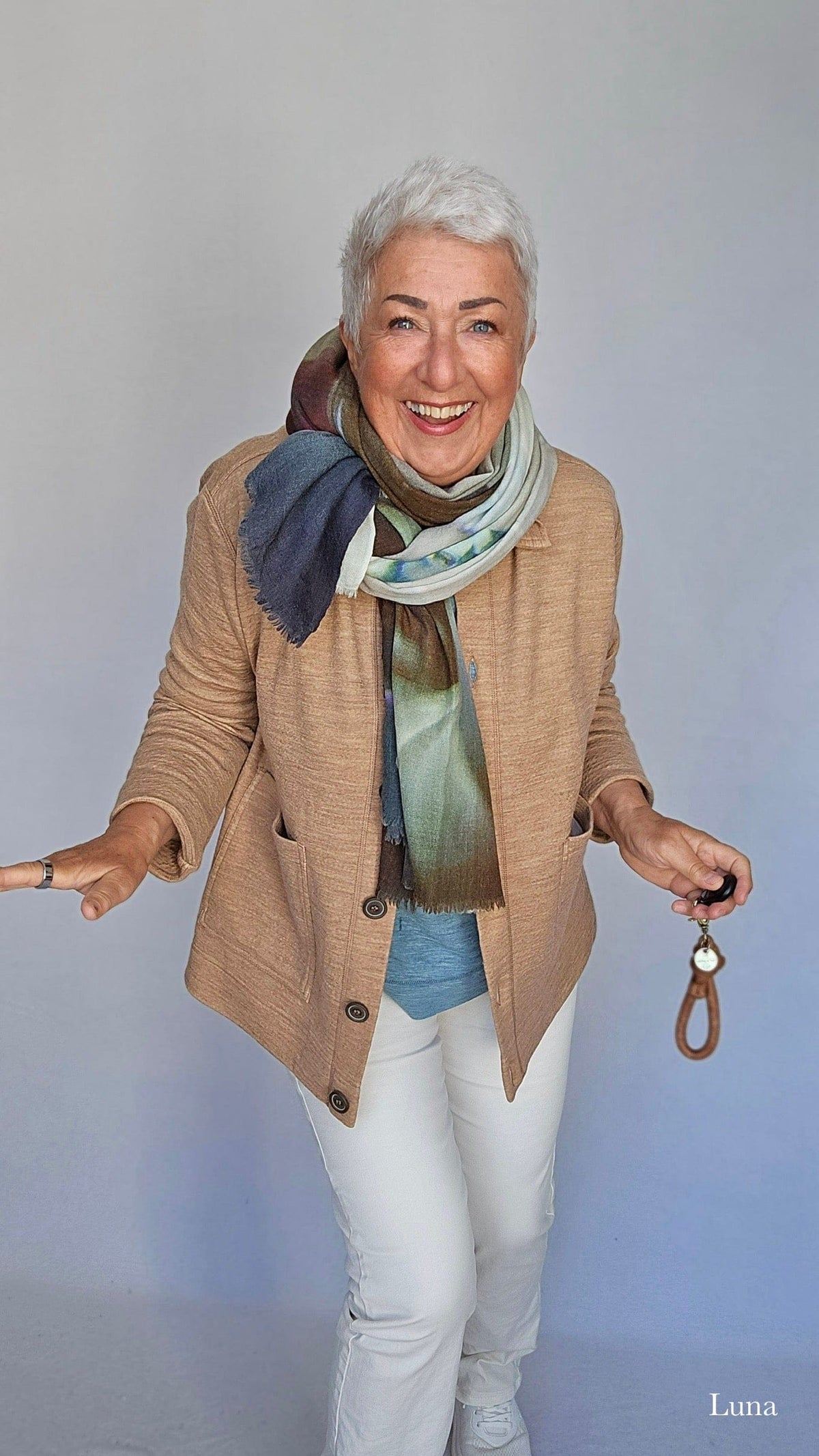 Wilhelmine Skjerf Wilhelmine- Wilhelmineskjerf i ull/silke kunstkolonialen