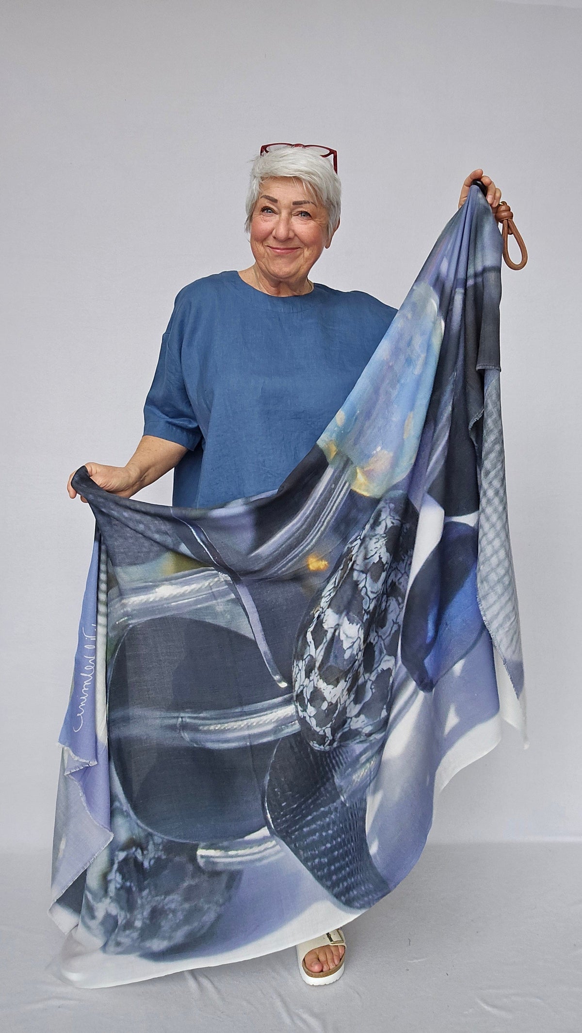 Wilhelmine Skjerf Wilhelmine- Wilhelmineskjerf i ull/silke kunstkolonialen