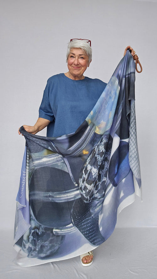 Wilhelmine Skjerf Wilhelmine- Wilhelmineskjerf i ull/silke kunstkolonialen