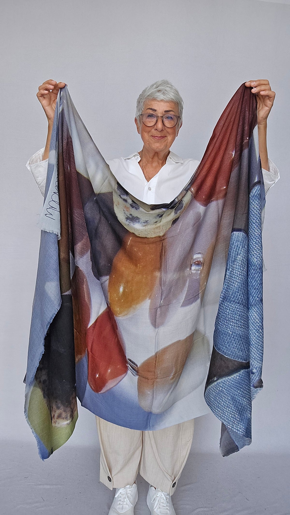 Wilhelmine Skjerf Wilja Wilhelmine- Wilhelmineskjerf i ull/silke kunstkolonialen